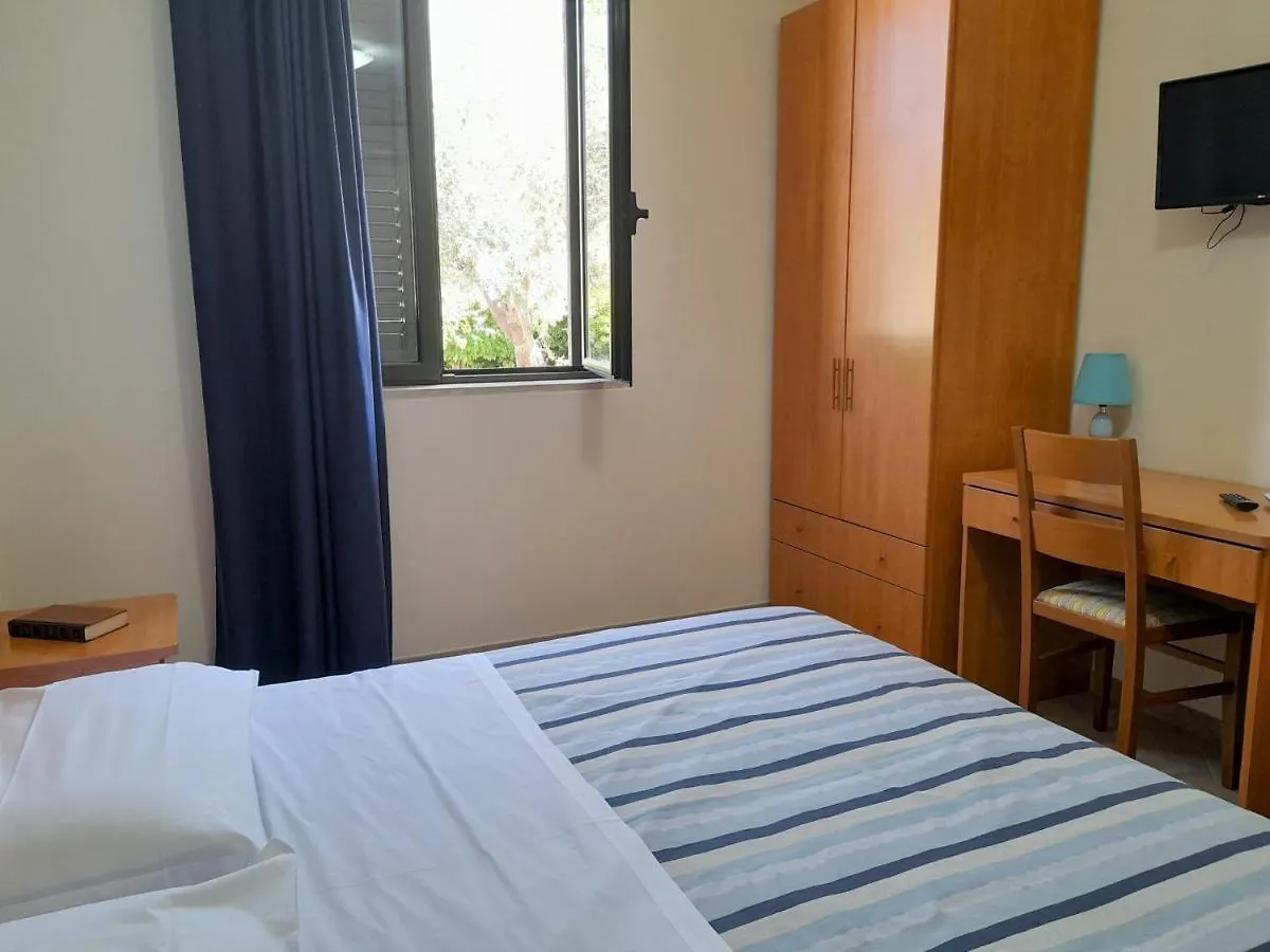 B&B Il Giardino di Zefiro Gioiosa Marea Bed & Breakfast